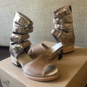 FREEBIRD BY STEVE MADDEN SANDALS